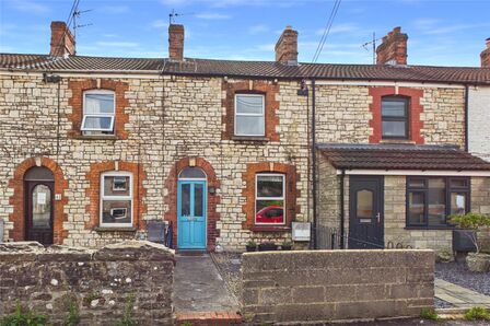 2 bedroom Mid Terrace House for sale