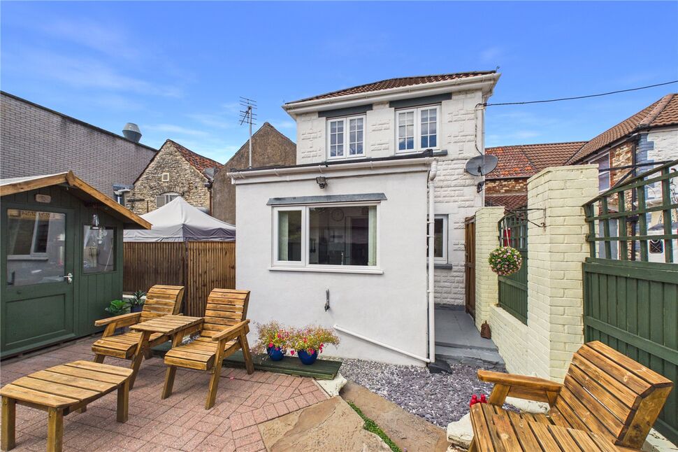 Main image of 2 bedroom Mid Terrace Flat for sale, High Street, Midsomer Norton, Somerset, BA3