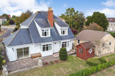 Charlton Road, 4 bedroom Detached House for sale, &pound;700,000