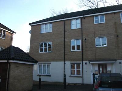 Whitworth Court, 2 bedroom  Flat to rent, £850 pcm