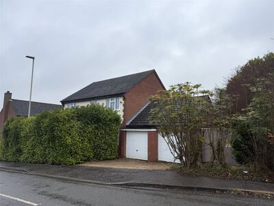 1 Bishy Barnebee Way, 4 bedroom Detached House to rent, &pound;1,700 pcm