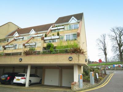 St. James Meadow, 4 bedroom  House to rent, £1,400 pcm