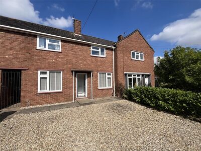 3 bedroom Mid Terrace House to rent