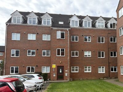 The Erins, 2 bedroom  Flat to rent, £850 pcm