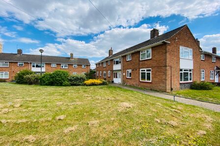 Watling Road, 2 bedroom Flat to rent, &pound;795 pcm