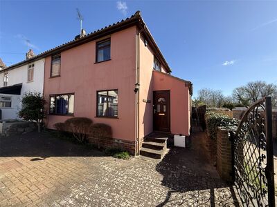 2 bedroom Semi Detached Property for sale