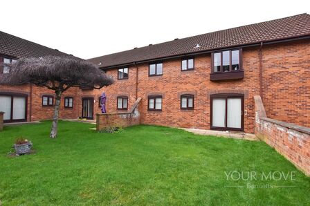 Armstrong Road, 1 bedroom  Flat for sale, £90,000
