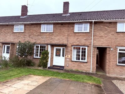 3 bedroom Mid Terrace House for sale