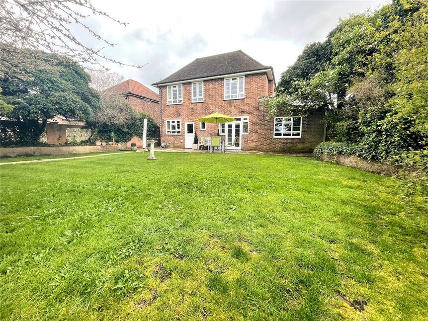 3 bedroom Detached House for sale, Thunder Lane, Norwich, NR7 £450,000