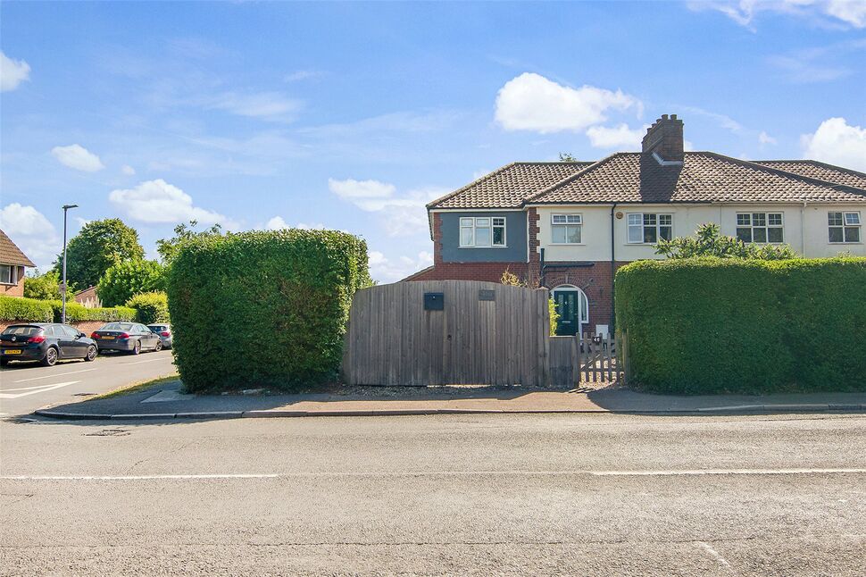 2 bedroom End Terrace House for sale
