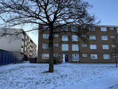 Bowers Avenue, 2 bedroom Flat to rent, &pound;750 pcm