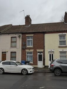 Sprowston Road, 2 bedroom Mid Terrace House to rent, &pound;1,100 pcm
