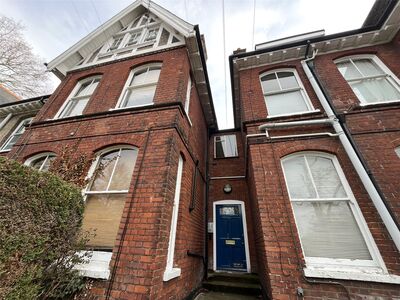 Mill Hill Road, 1 bedroom Flat to rent, &pound;825 pcm