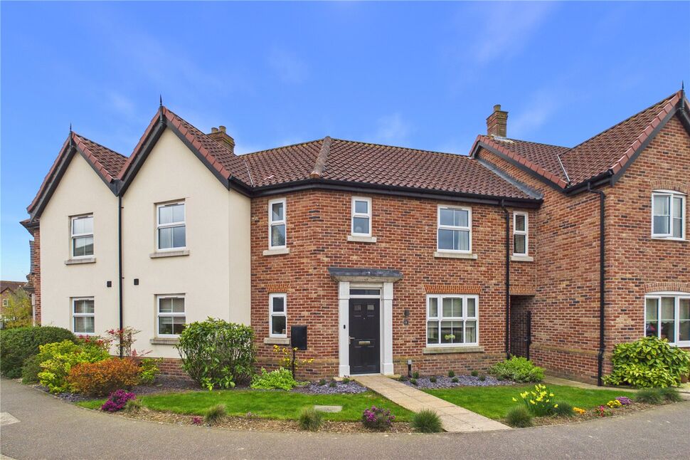 3 bedroom Mid Terrace House for sale