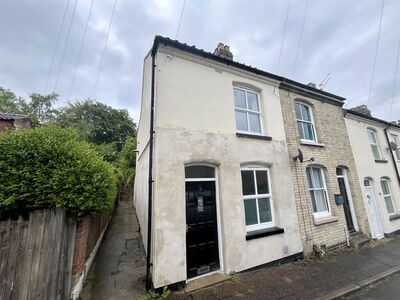 Guelph Road, 2 bedroom End Terrace House to rent, &pound;1,250 pcm