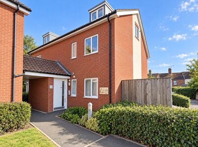 Starling Road, 1 bedroom Flat for sale, &pound;159,995