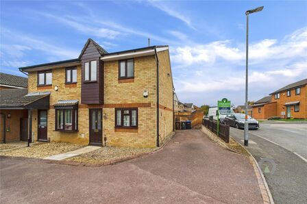 2 bedroom Semi Detached House to rent