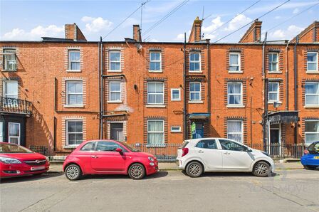 Watkin Terrace, 1 bedroom  Flat to rent, £895 pcm