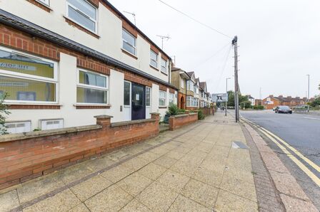 Towcester Road, 1 bedroom  Flat to rent, £715 pcm