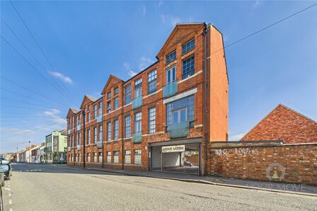 2 bedroom  Flat to rent