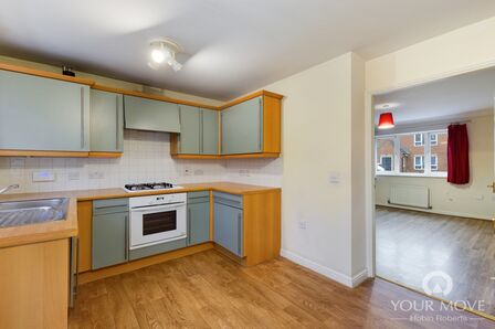3 bedroom Mid Terrace House for sale