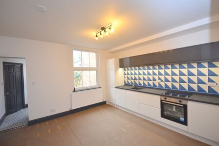 Semilong Road, 1 bedroom  Flat to rent, £825 pcm
