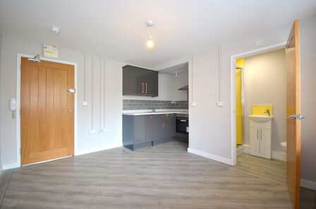 Ladys Lane, 1 bedroom  Flat to rent, £600 pcm