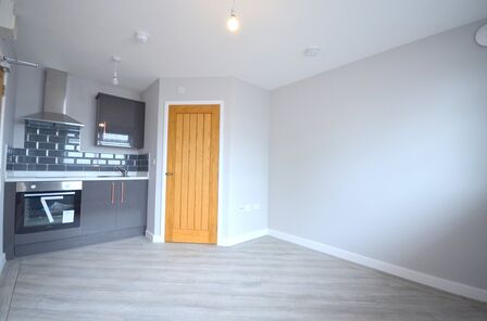 Ladys Lane, 1 bedroom Flat to rent, &pound;550 pcm