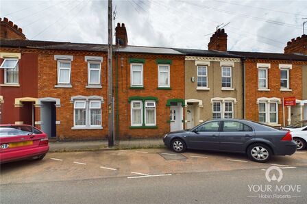 Euston Road, Far Cotton, 3 bedroom Mid Terrace House to rent, £1,300 pcm
