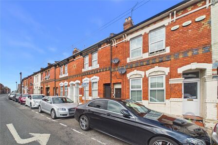 St. Michaels Road, 1 bedroom Flat to rent, &pound;725 pcm