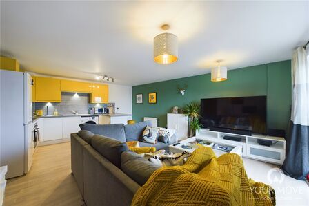Woolmonger Street, 2 bedroom  Flat for sale, £80,000