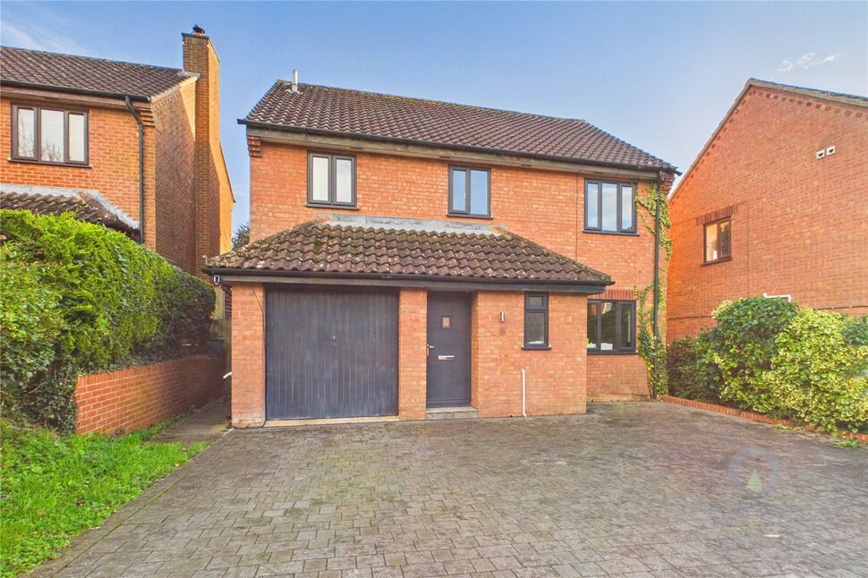 Main image of 4 bedroom Detached House for sale, Hawthorn Drive, Thrapston, Kettering, NN14