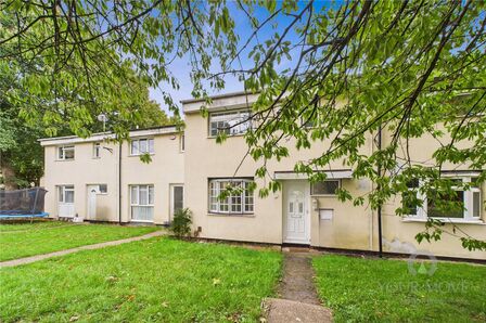 3 bedroom Mid Terrace House for sale