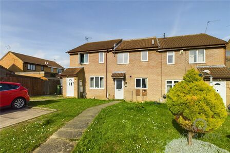 Beech Close, 2 bedroom Mid Terrace House for sale, £177,500