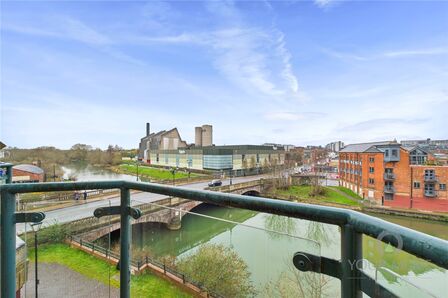 Henry Bird Way, 2 bedroom  Flat to rent, £1,200 pcm