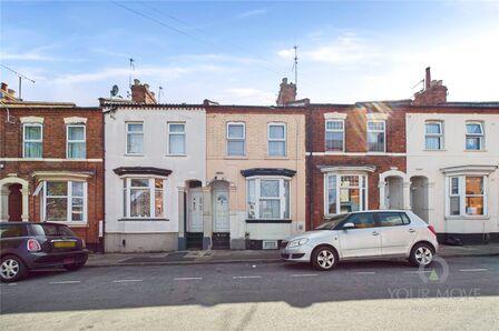 3 bedroom Mid Terrace House for sale