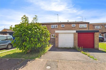 3 bedroom Mid Terrace House for sale