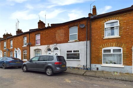 Cloutsham Street, 3 bedroom Mid Terrace House to rent, &pound;1,050 pcm