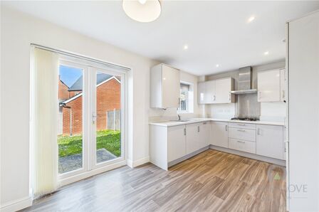 3 bedroom Mid Terrace House for sale