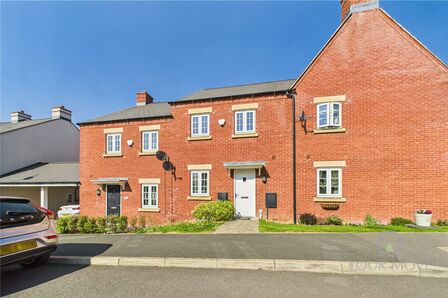 3 bedroom Mid Terrace House for sale