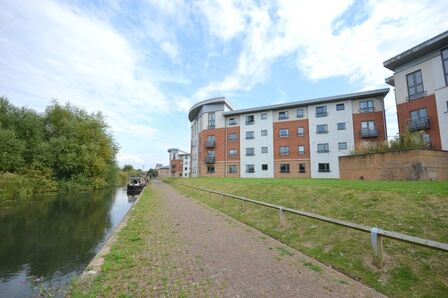 West Cotton Close, 2 bedroom  Flat for sale, £80,000