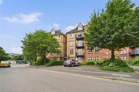 Beckets View, 3 bedroom  Flat to rent, £1,150 pcm