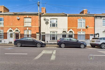 St. Michaels Road, 3 bedroom Mid Terrace House for sale, £240,000