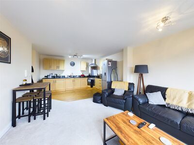 2 bedroom  Flat for sale