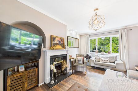 3 bedroom Mid Terrace House for sale