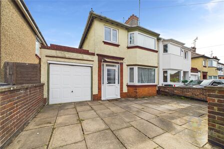 Bushland Road, 3 bedroom Semi Detached House to rent, £1,400 pcm