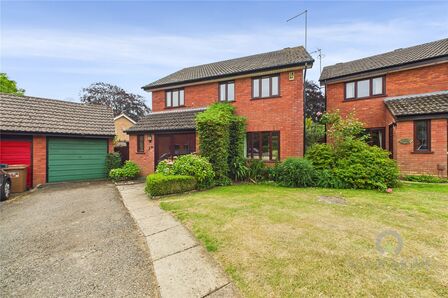 Berkeley Close, 4 bedroom Detached House for sale, £435,000