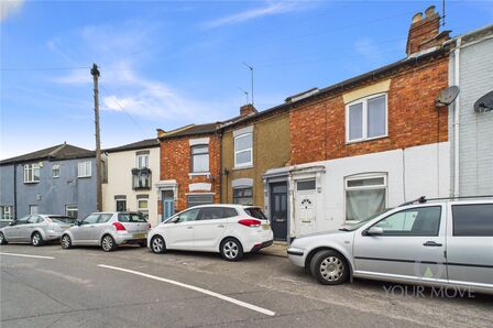 Hunter Street, 3 bedroom Mid Terrace House to rent, £1,100 pcm