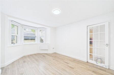 1 bedroom  Flat for sale