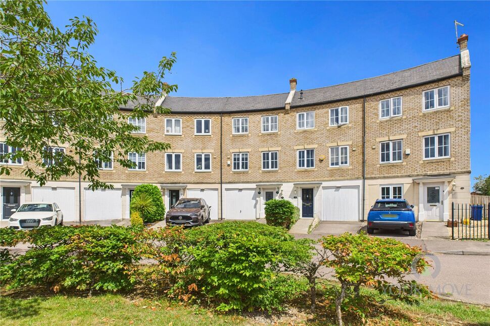 3 bedroom Mid Terrace House for sale